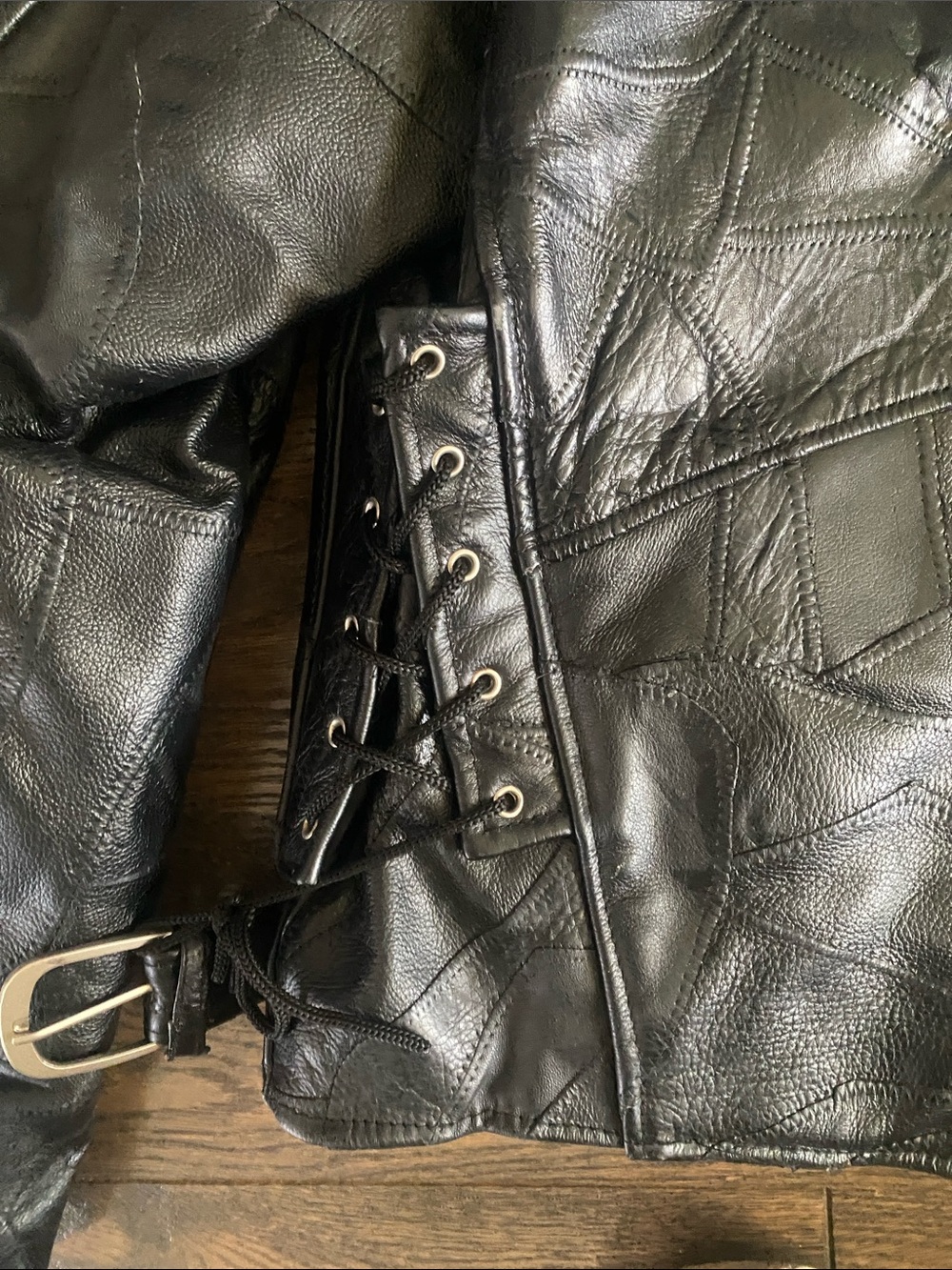 Vintage-Style Black Leather Bomber Jacket - Picture 6 of 7